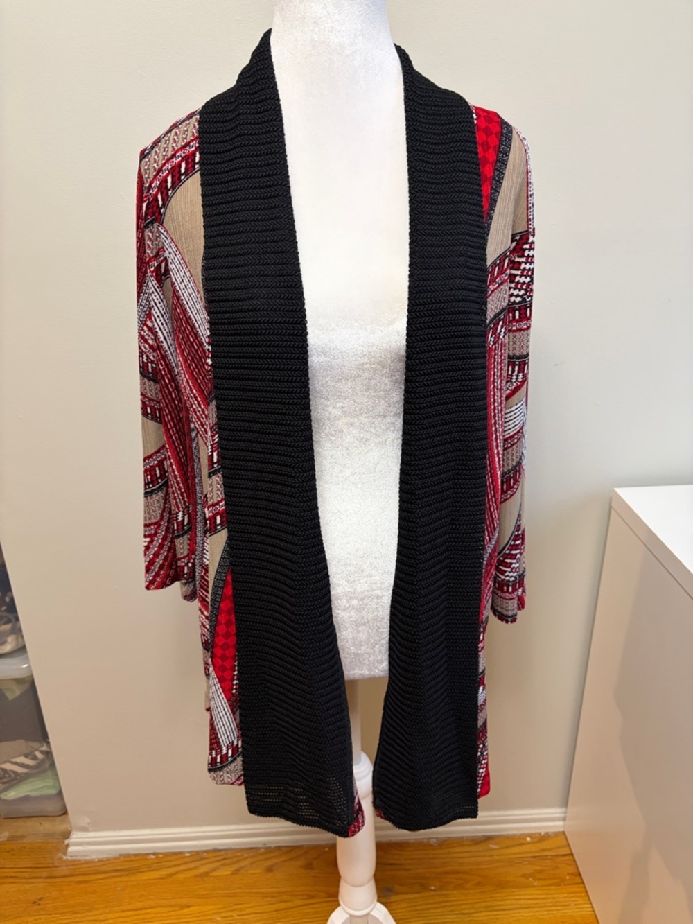 Chico's Red Black Geometric Print Knit Cardigan Open Front‎ Size 1
